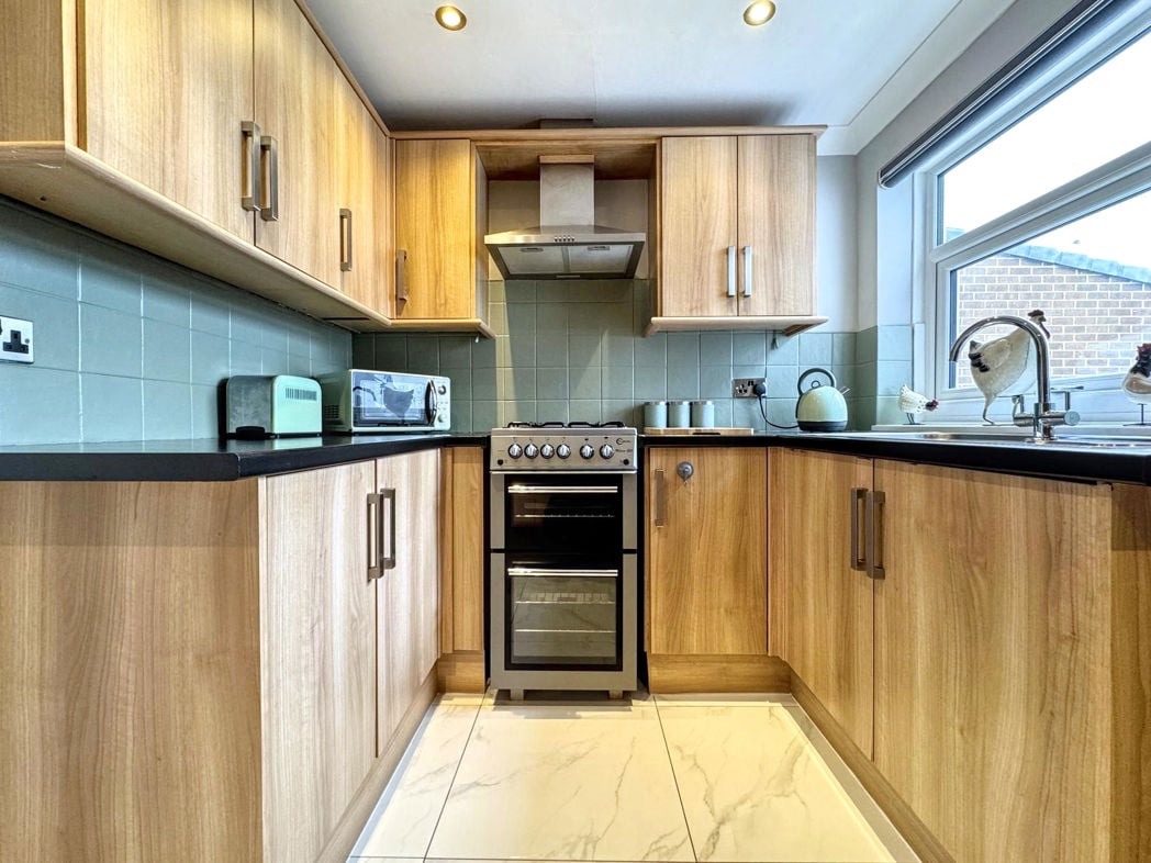 Property image 10 of 28