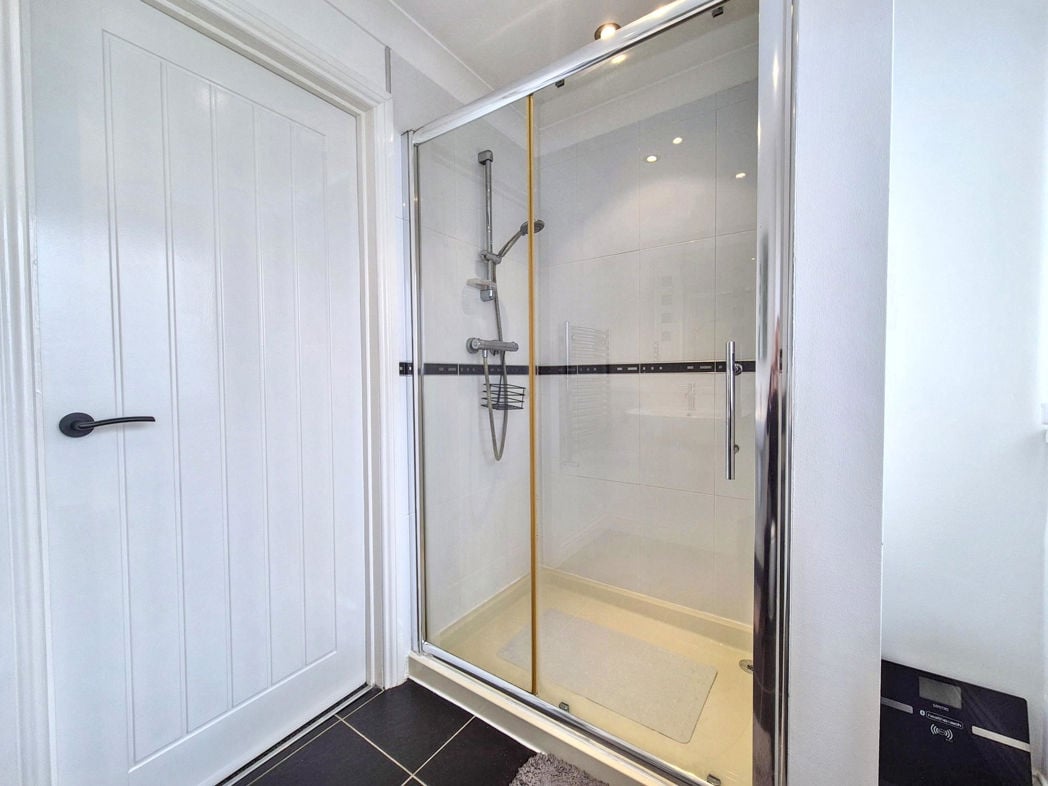 Property image 21 of 28