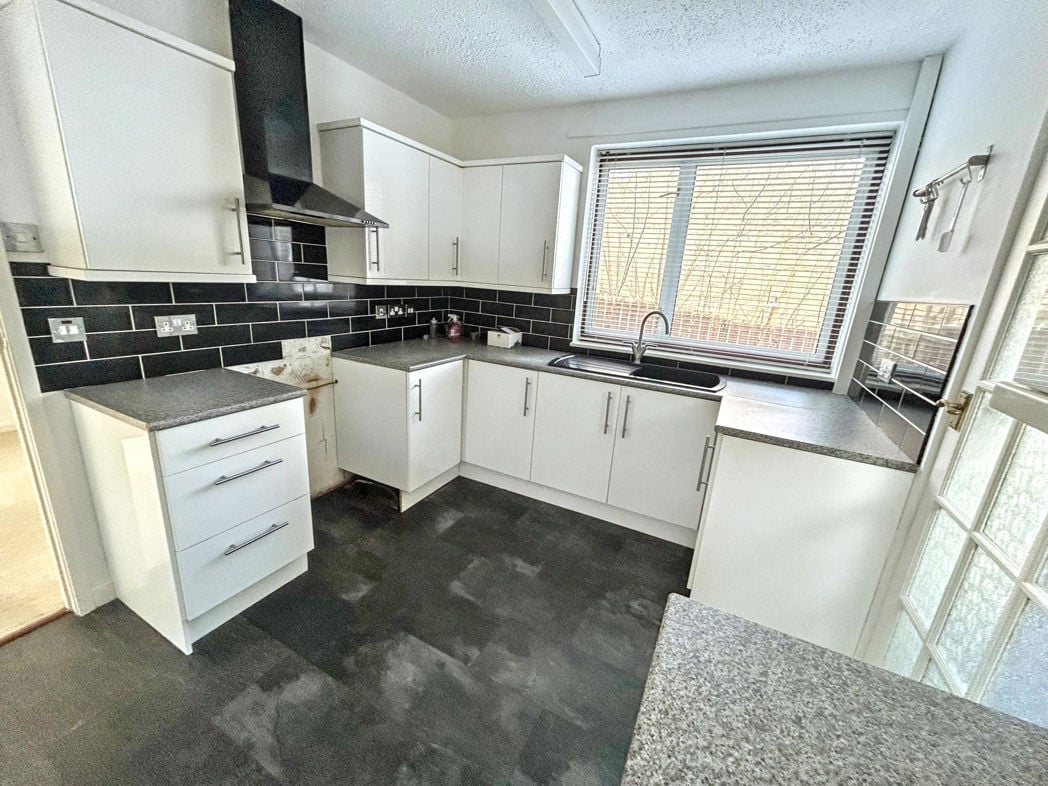 Property image 4 of 16
