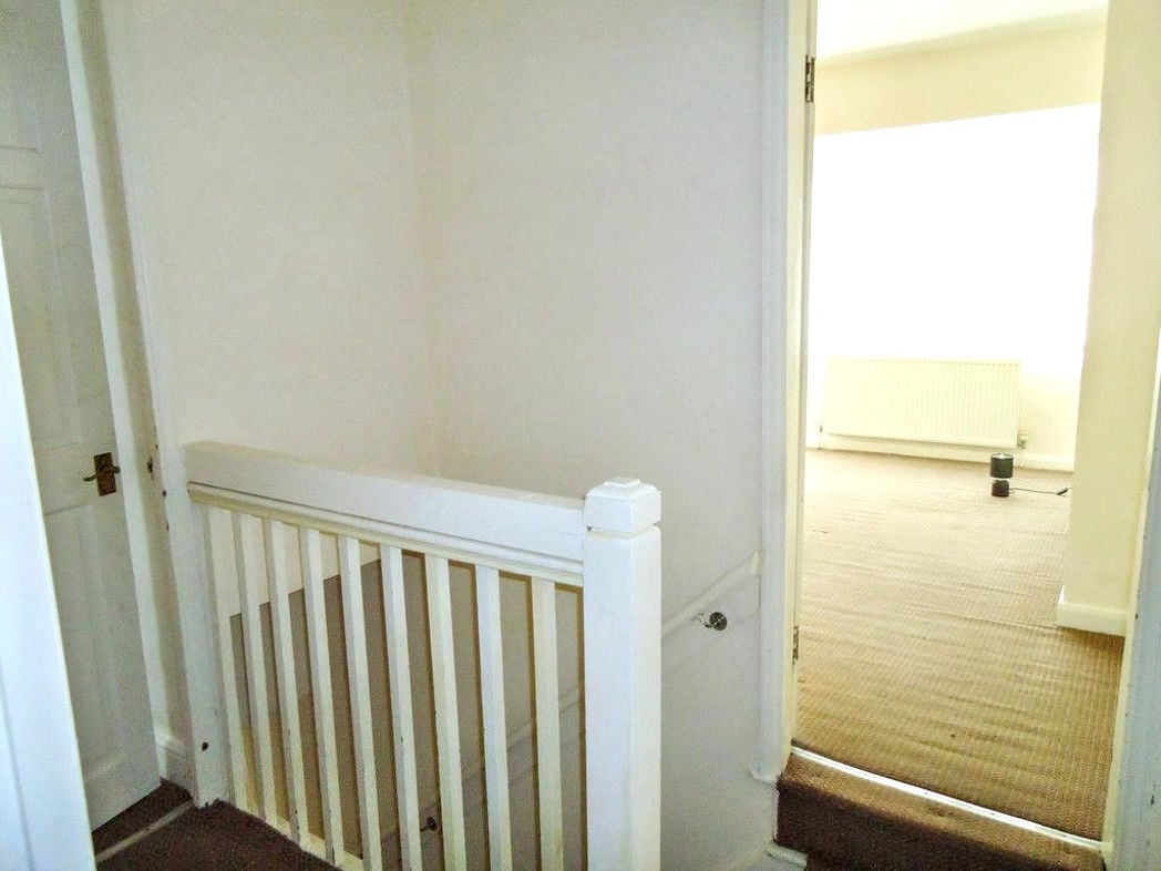 Property image 8 of 14