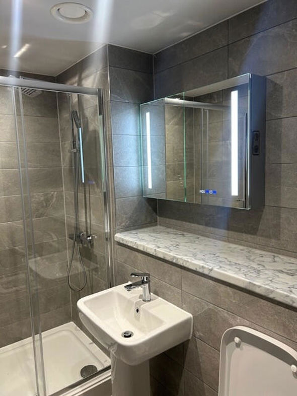 Property image 6 of 7