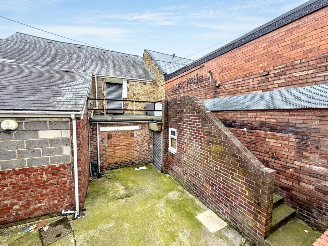 Property image 10 of 11
