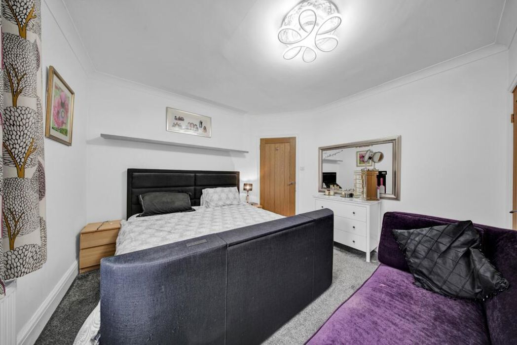 Property image 12 of 41