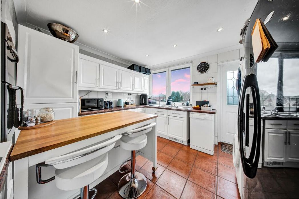 Property image 3 of 41