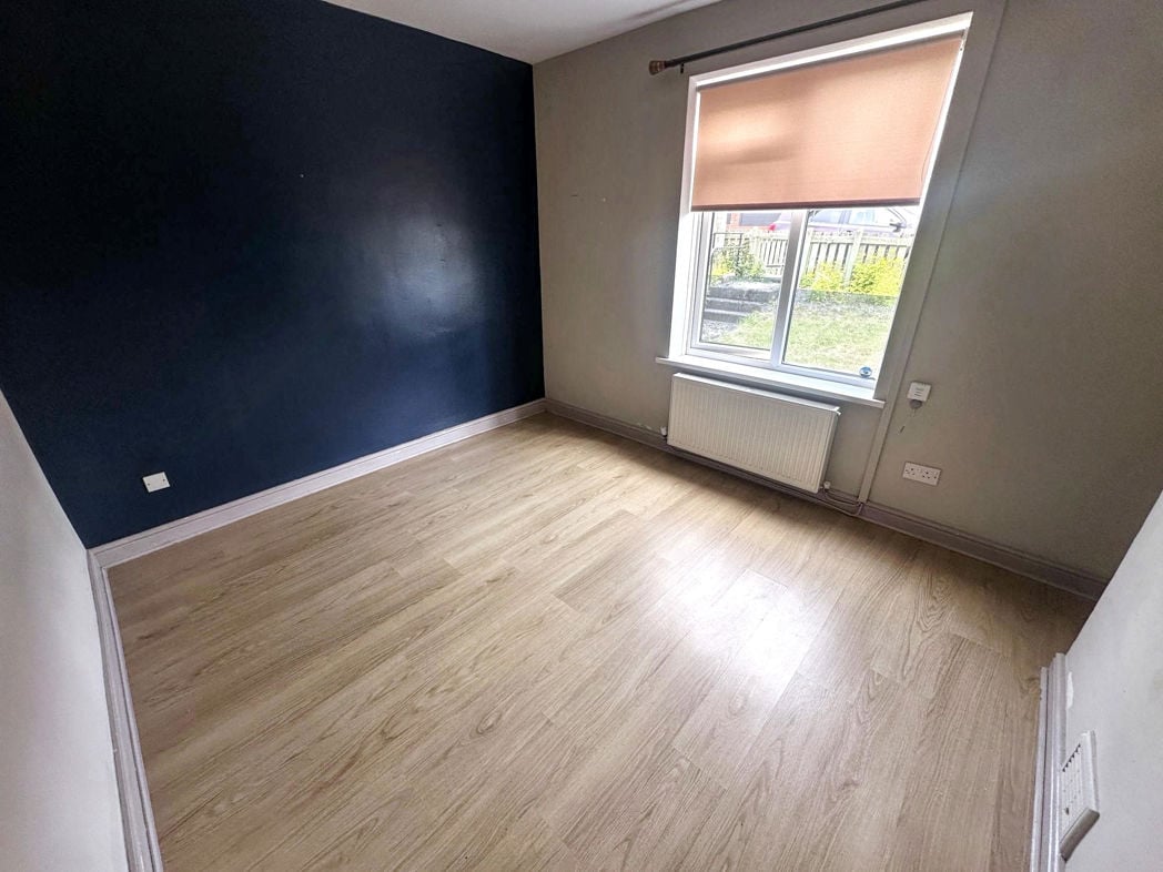 Property image 4 of 11