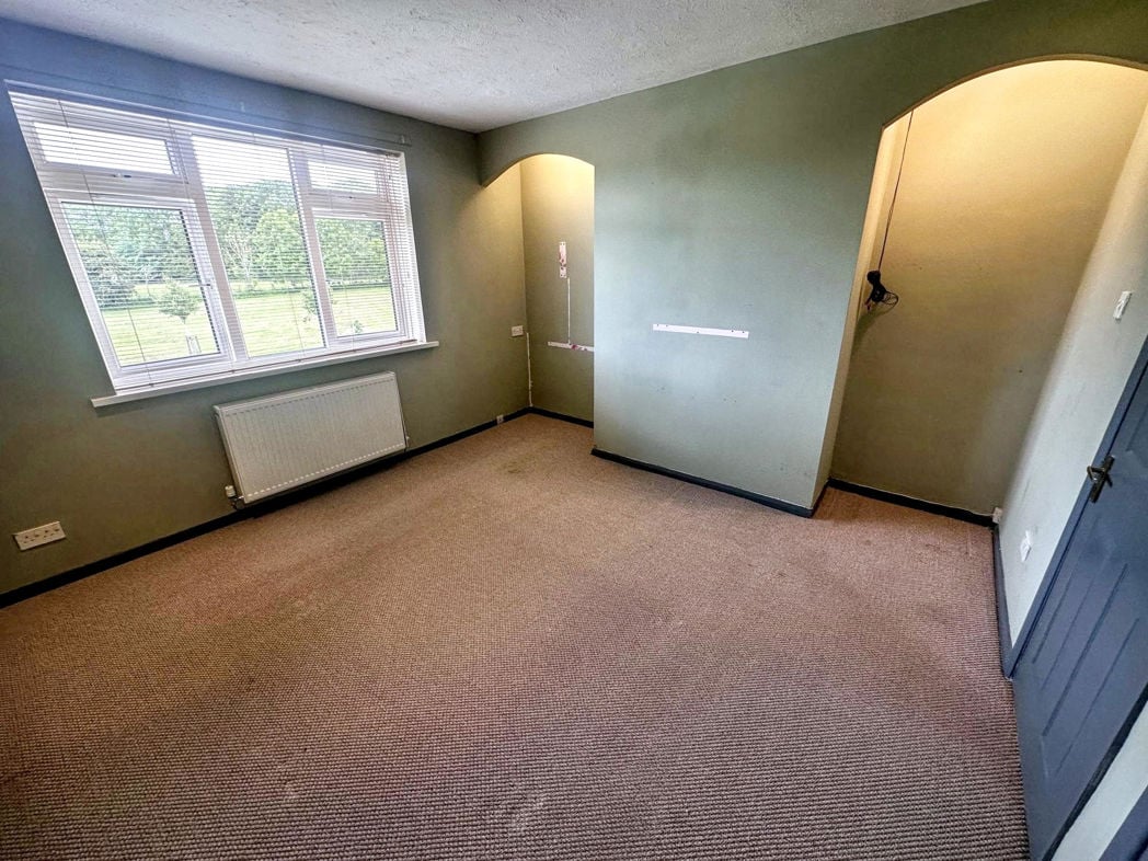 Property image 5 of 11