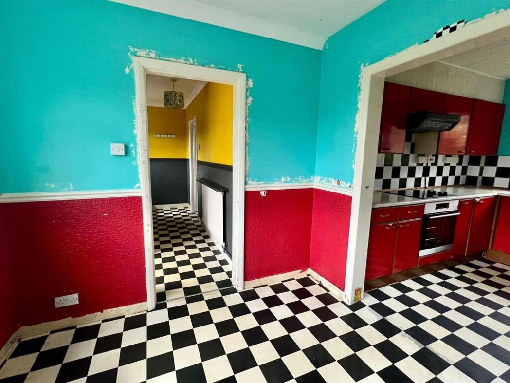 Property image 4 of 11