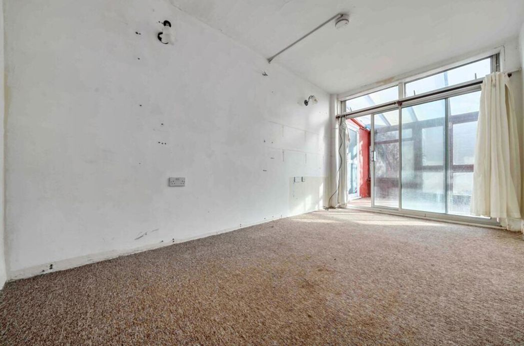 Property image 8 of 18