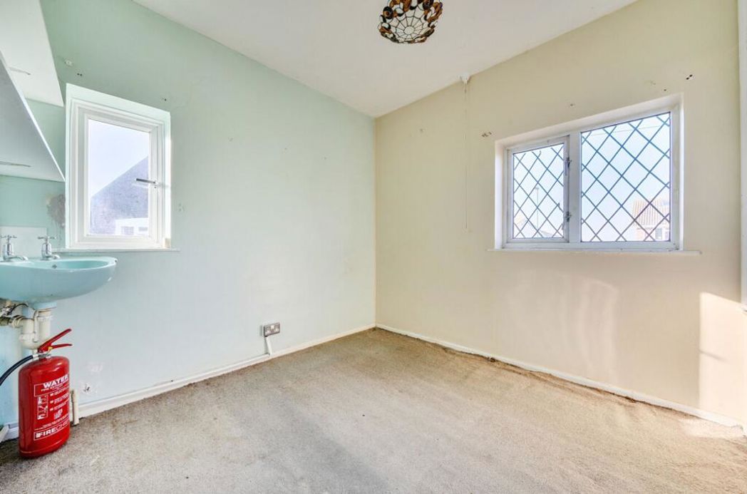 Property image 11 of 18