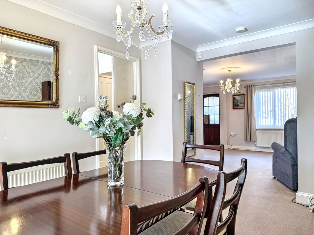 Property image 11 of 28