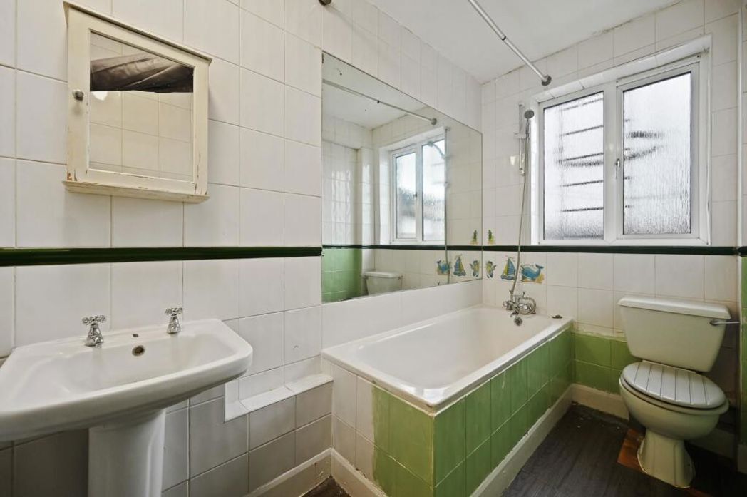 Property image 3 of 11