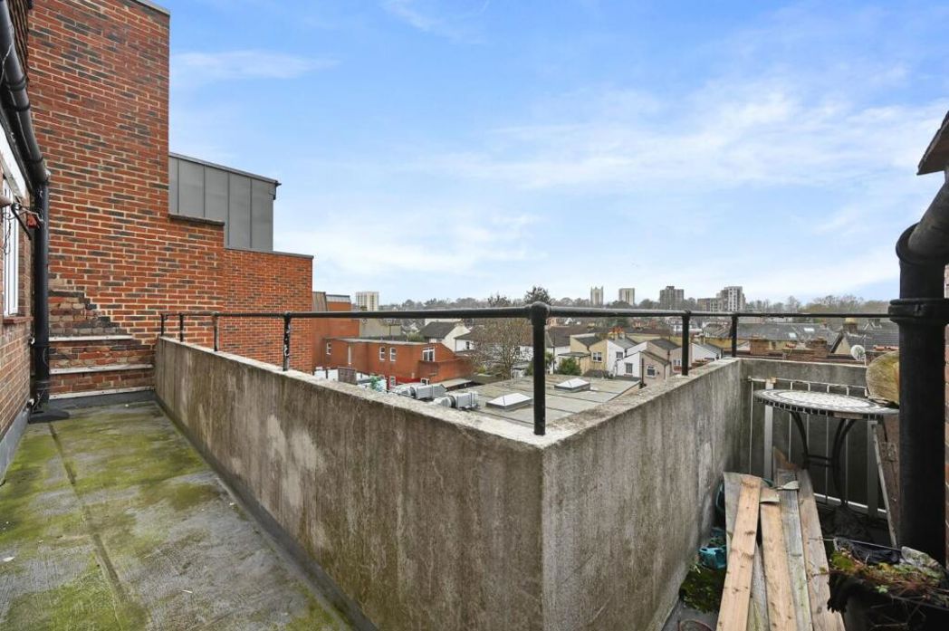 Property image 4 of 11