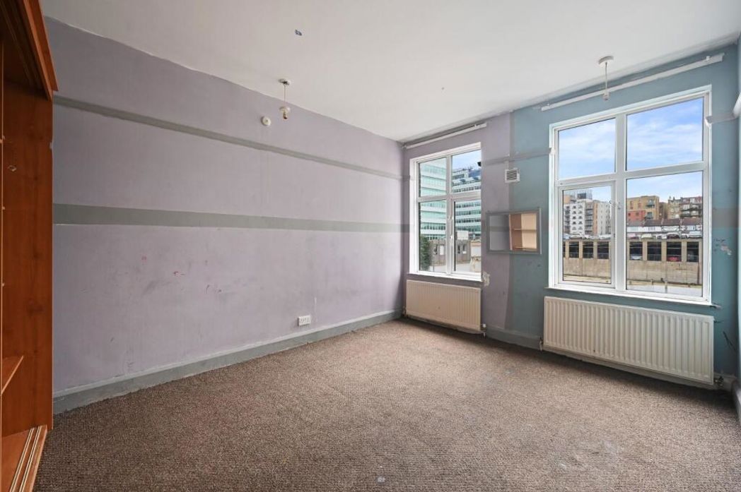 Property image 5 of 11