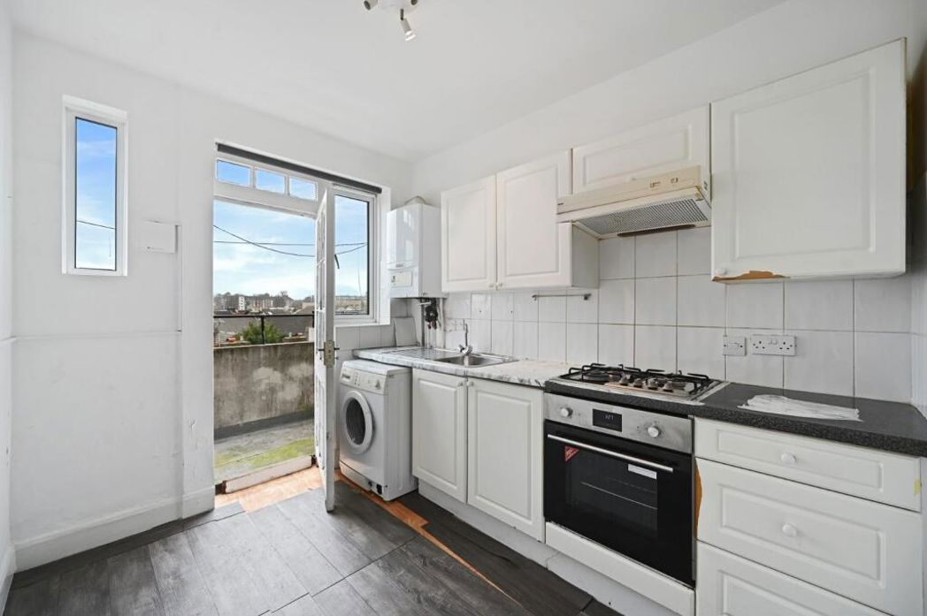 Property image 7 of 11