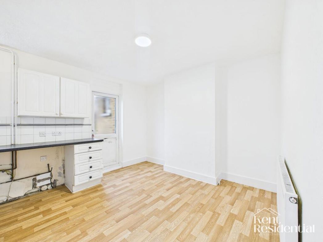 Property image 4 of 9