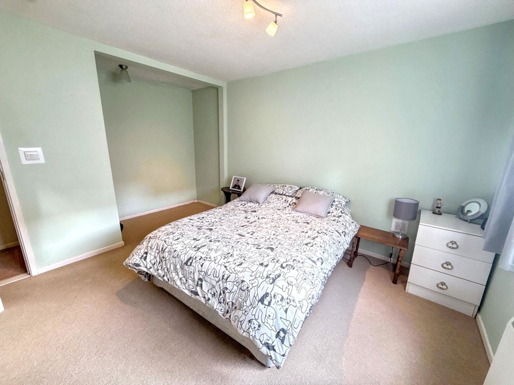Property image 10 of 16