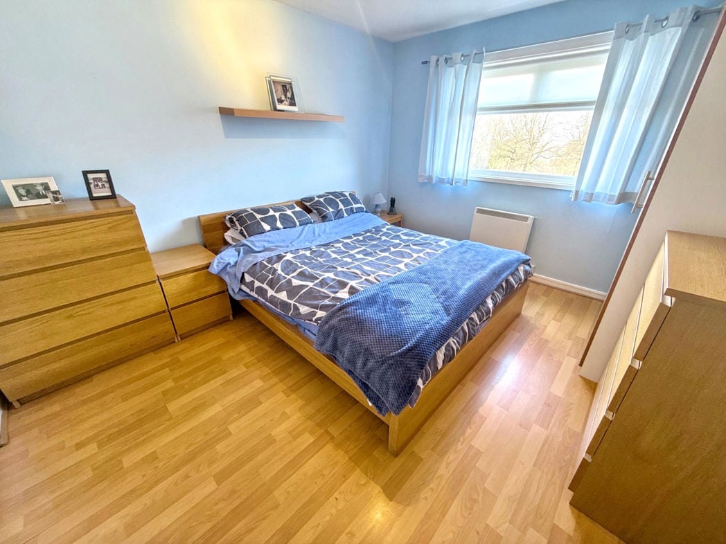 Property image 11 of 16