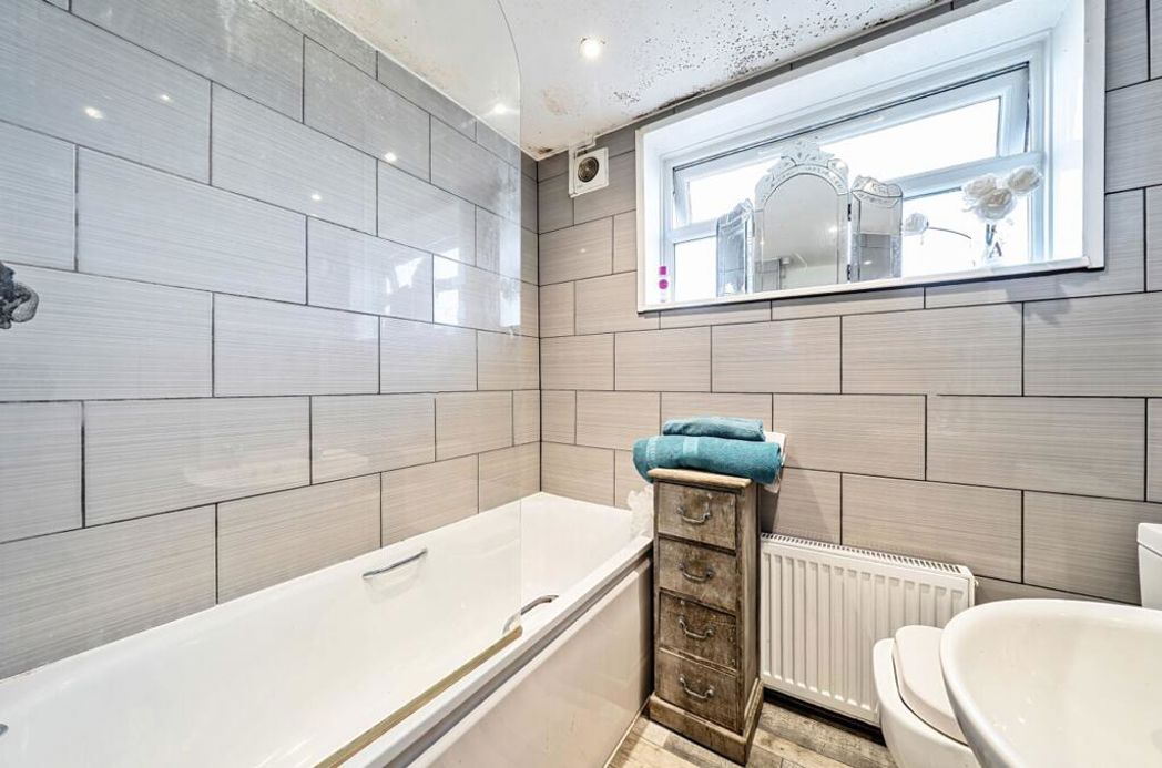 Property image 11 of 13