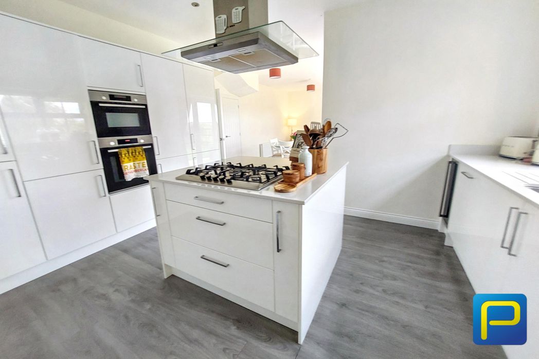 Property image 5 of 28