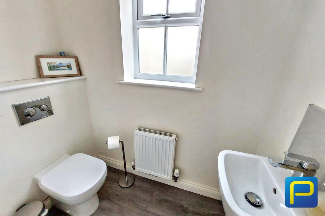 Property image 11 of 28