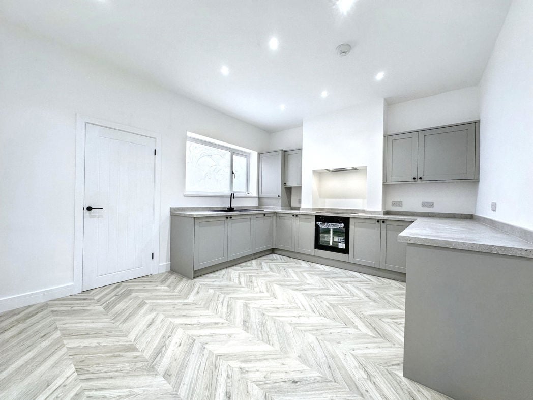 Property image 6 of 22