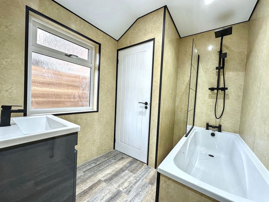 Property image 9 of 22