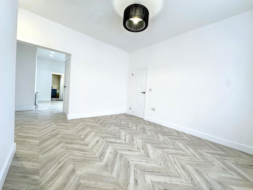 Property image 5 of 22