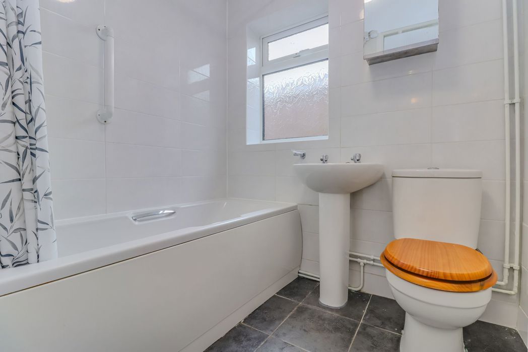 Property image 11 of 13