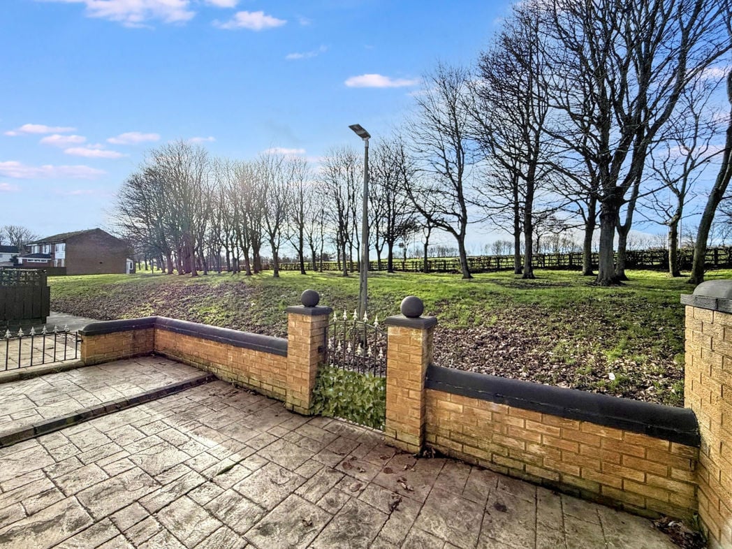Property image 25 of 27