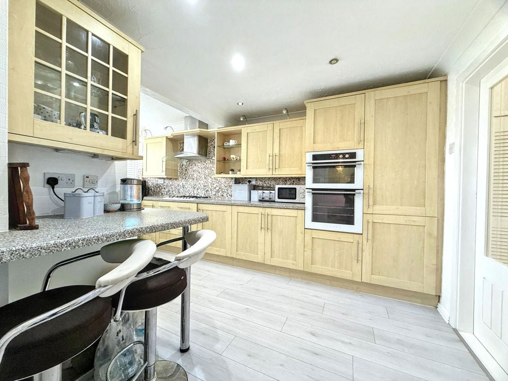 Property image 10 of 27
