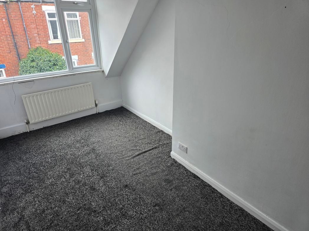 Property image 8 of 11