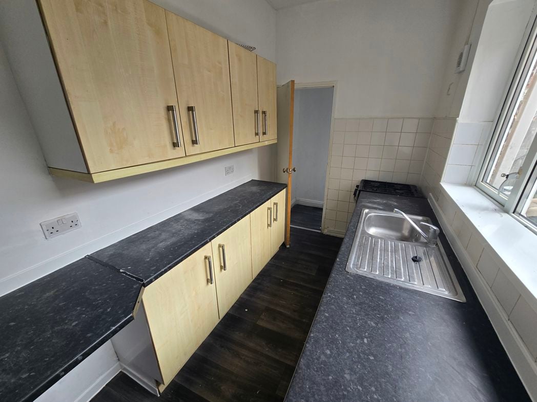 Property image 4 of 11