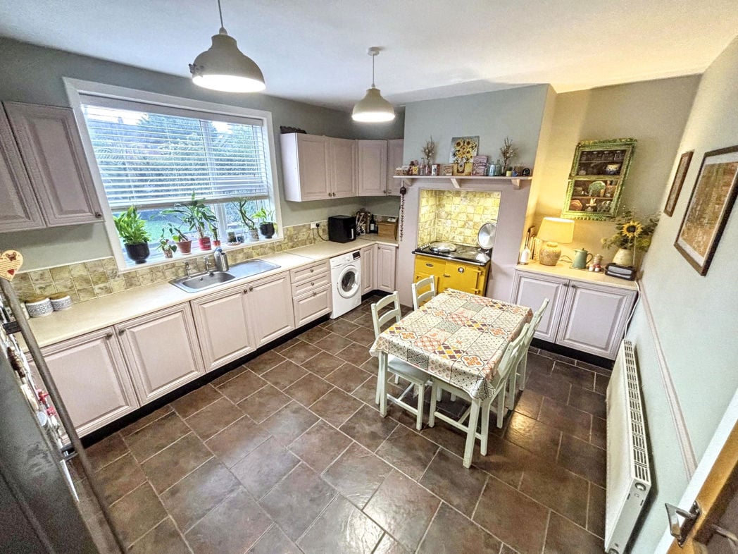 Property image 5 of 19