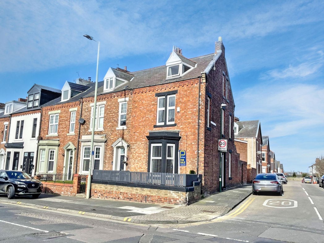 Property image 1 of 19