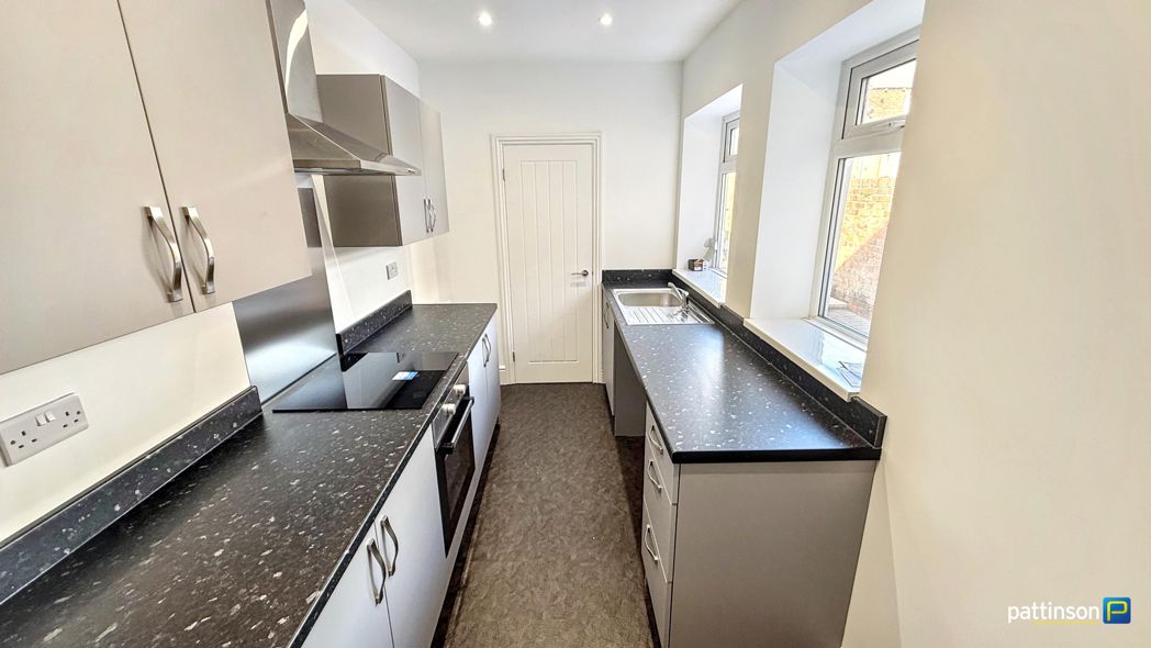 Property image 9 of 22