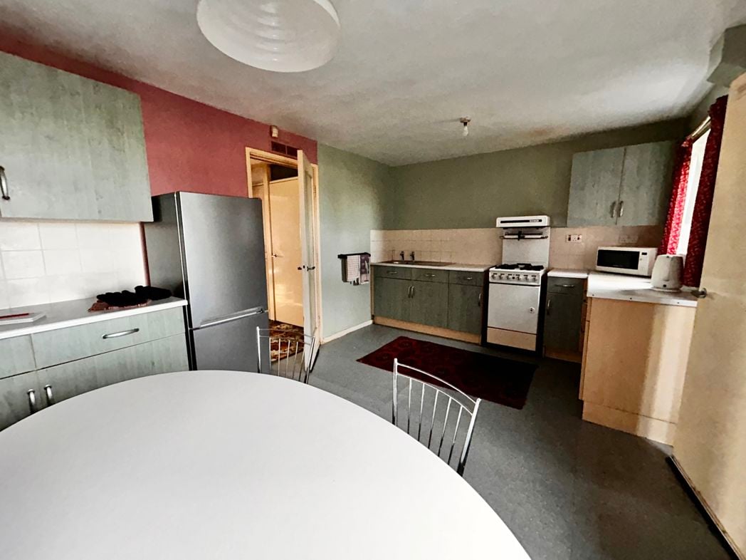 Property image 3 of 13