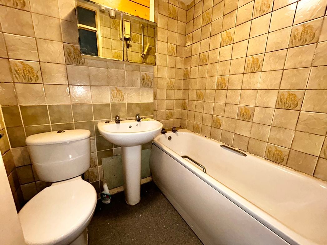 Property image 2 of 13