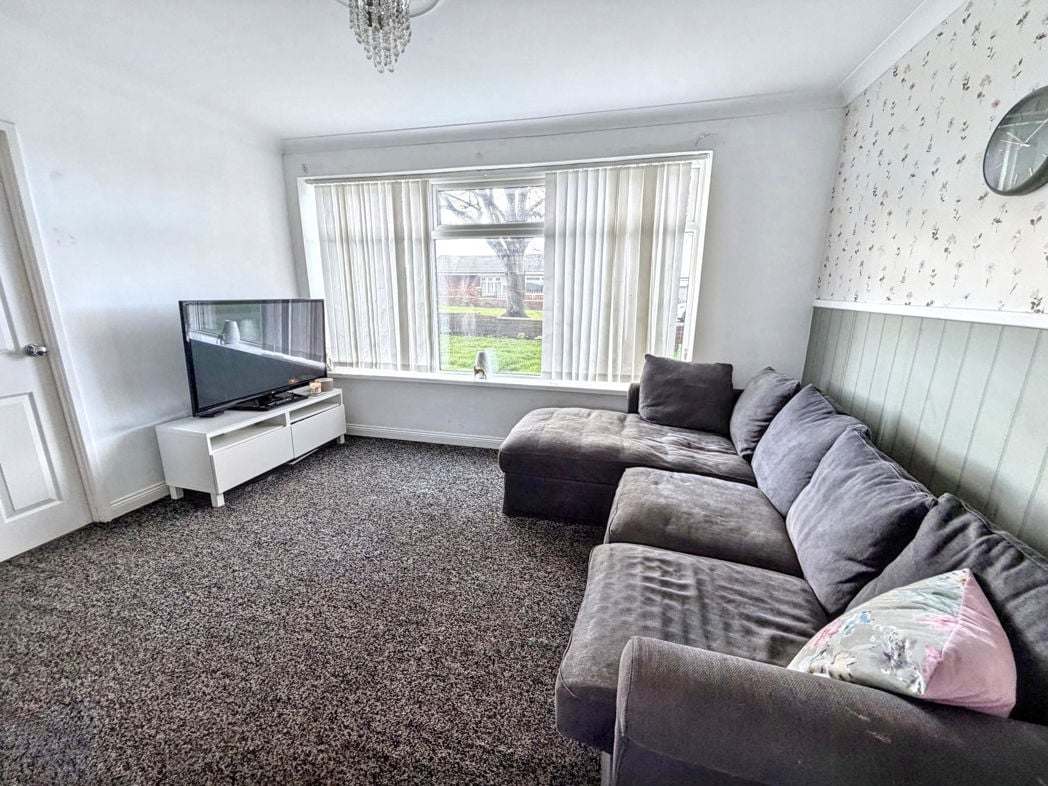 Property image 4 of 11