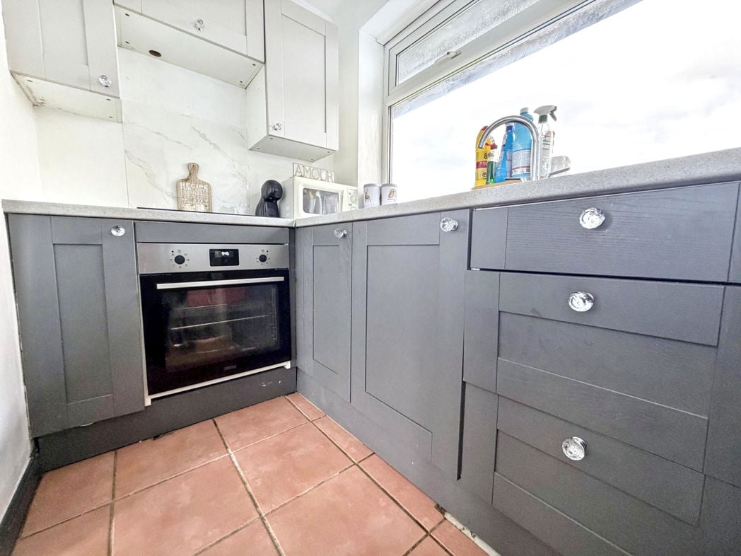 Property image 5 of 11