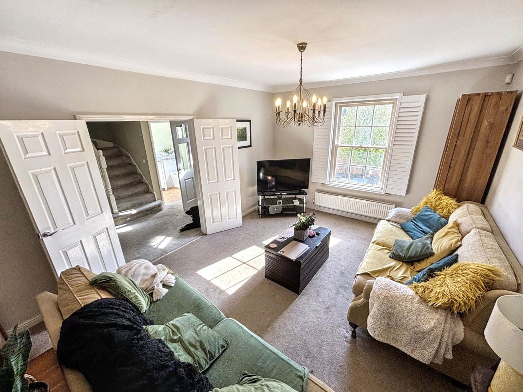 Property image 3 of 23