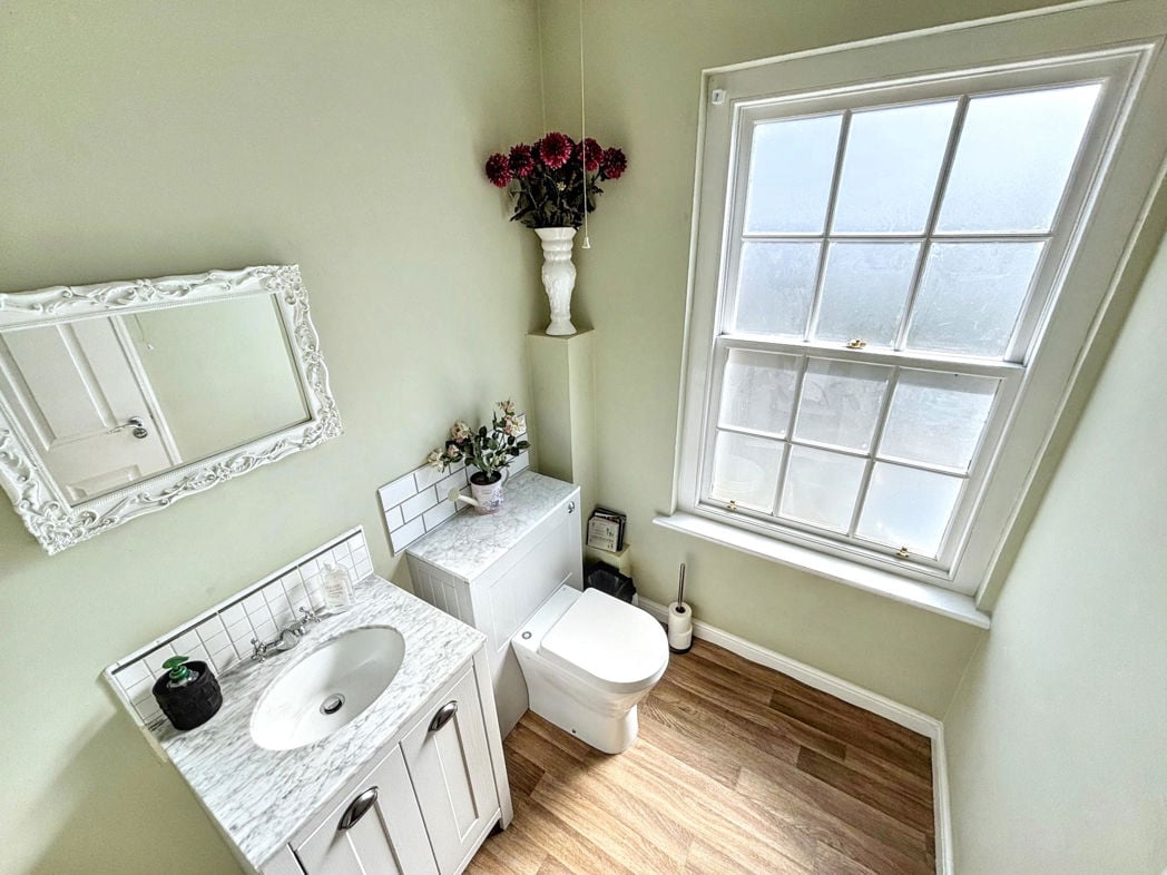 Property image 9 of 23
