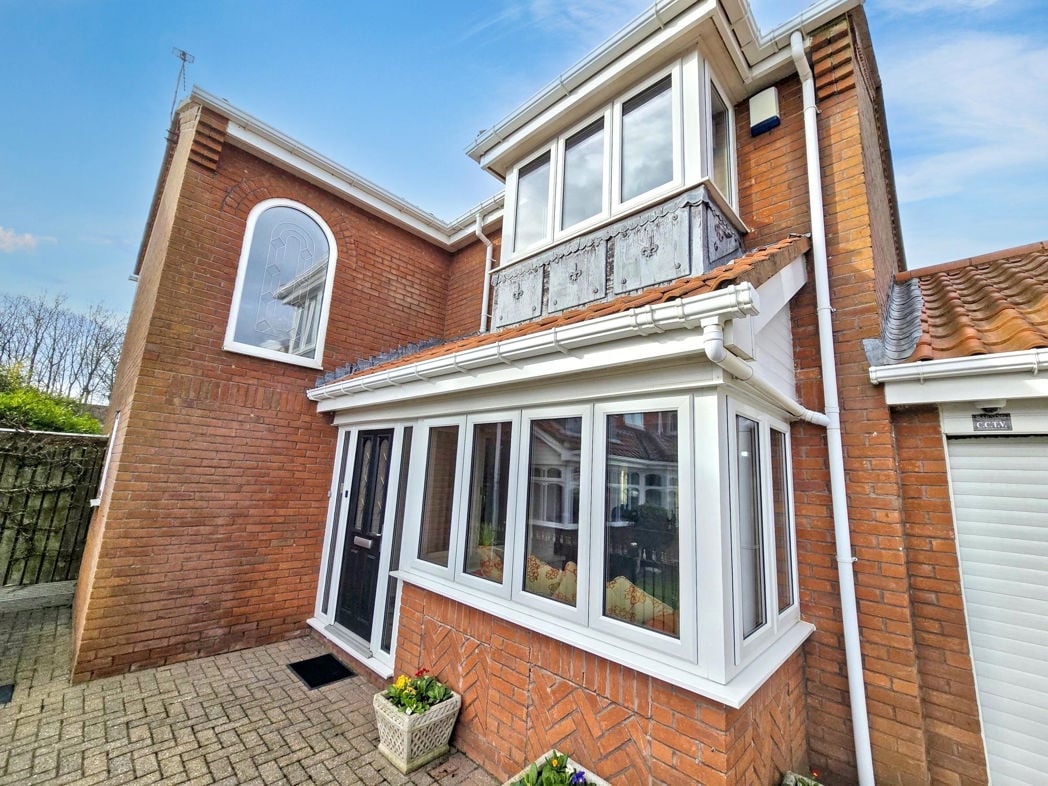 Property image 33 of 44