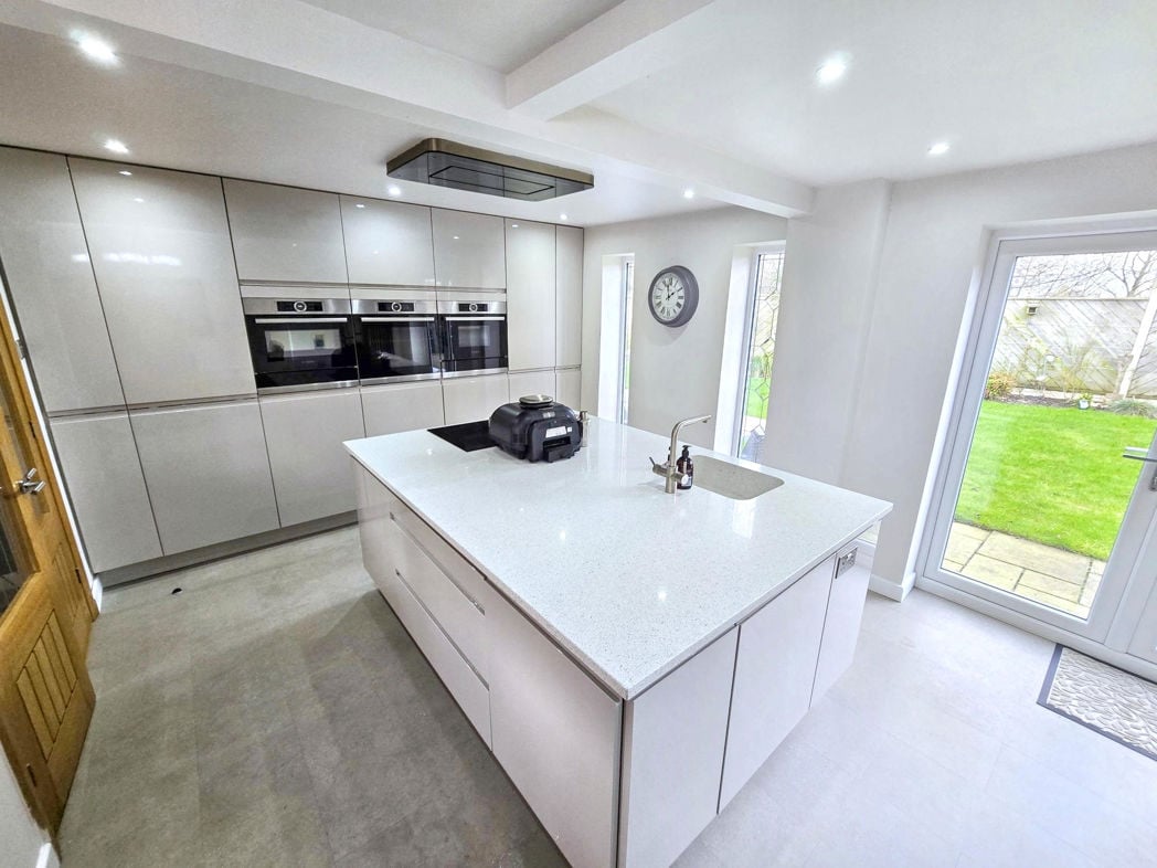 Property image 3 of 44