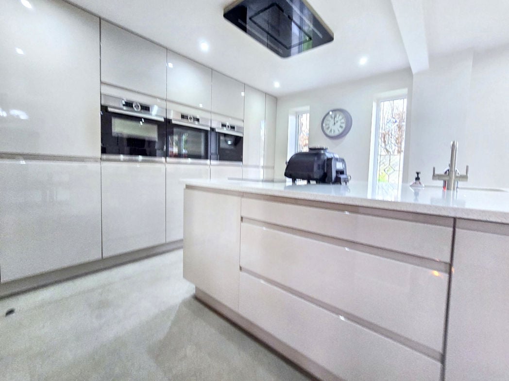 Property image 8 of 44