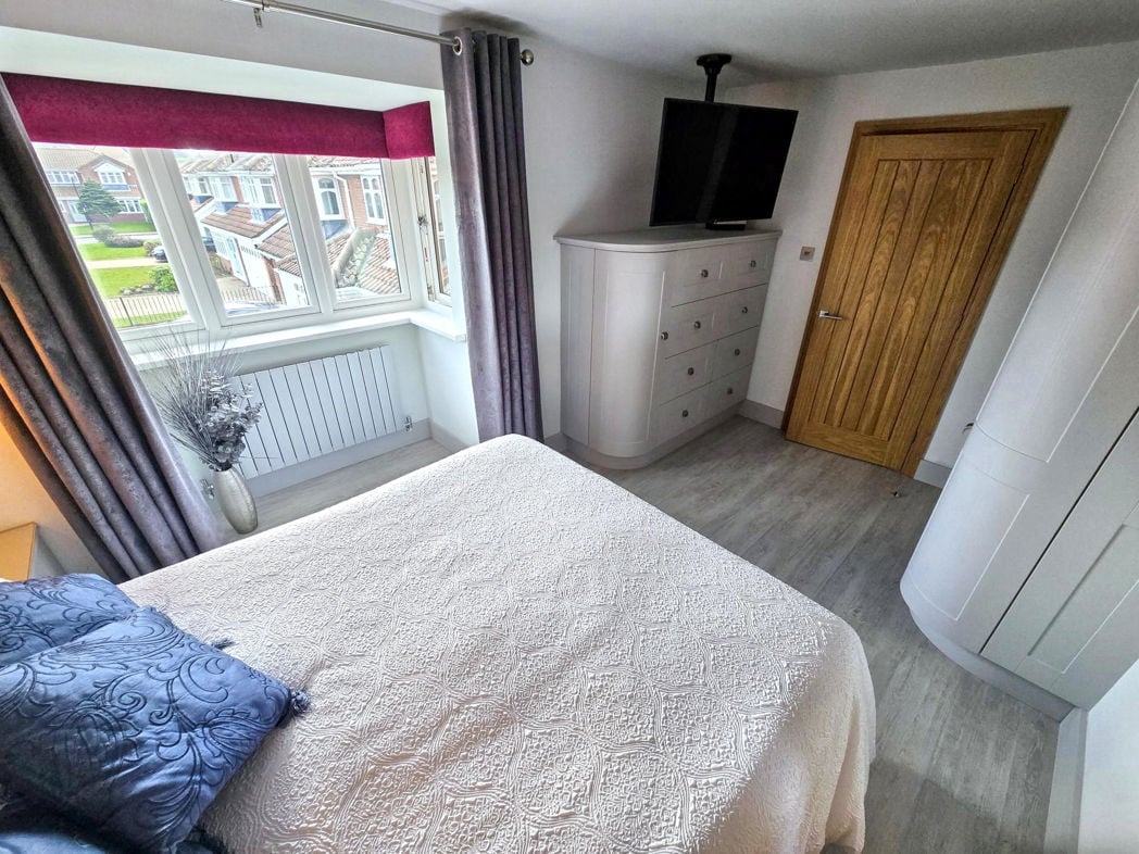 Property image 25 of 44
