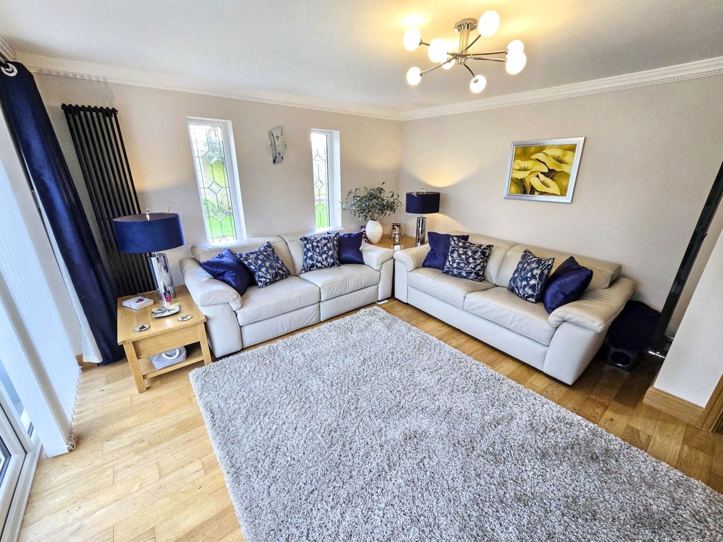 Property image 4 of 44