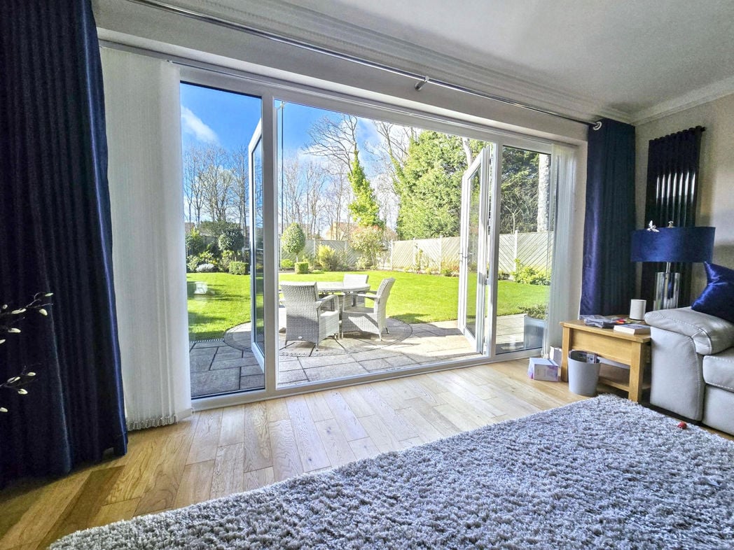 Property image 6 of 44