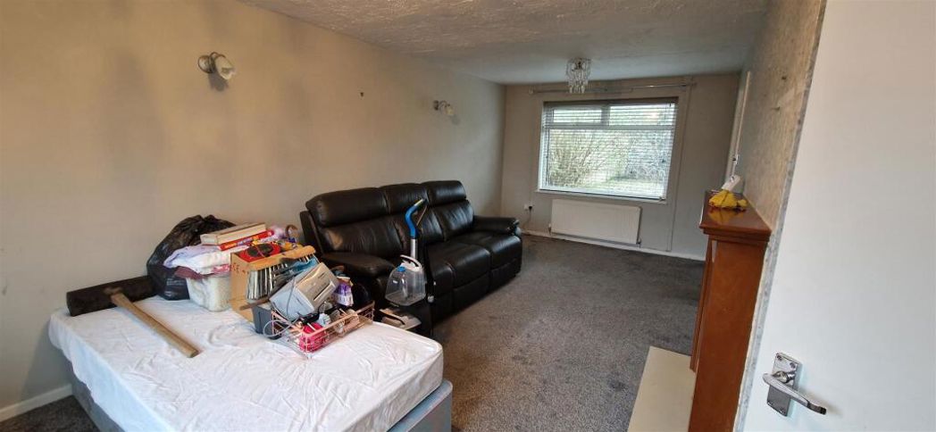 Property image 2 of 11