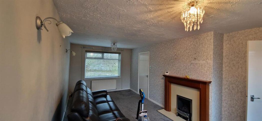 Property image 4 of 11
