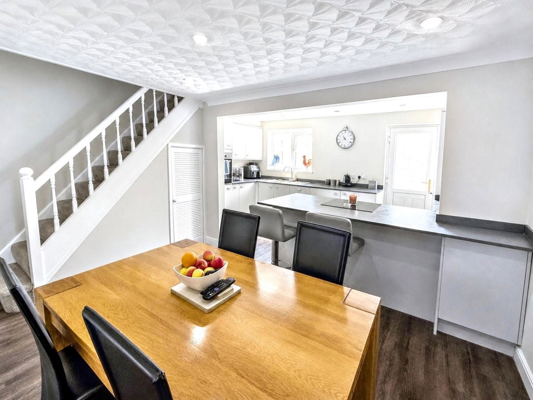 Kitchen/Dining Area
